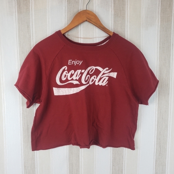 Coca Cola Tops - Coca Cola Cropped‎ Graphic Tshirt Short Sleeves Red Size Large